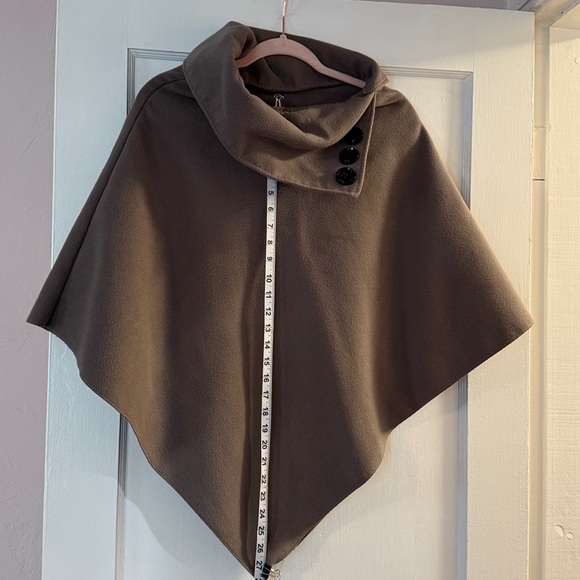 D.X.R. MODA Poncho - Picture 8 of 8